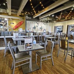 Stinger Ray's Tropical Bar & Grill - Inside