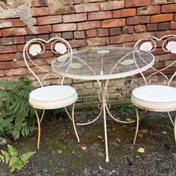 Olde Town Antiques - Vintage iron patio set