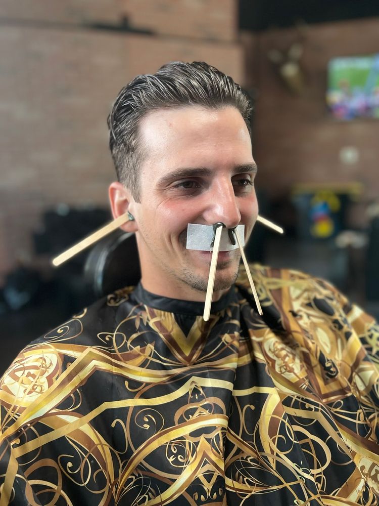 Lake City Deluxe Barbershop & Shave Company Logo