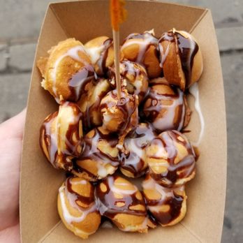 Ling's Sweet Mini Cakes - Mini cakes with condensed milk and chocolate - Street Vendors Near Me