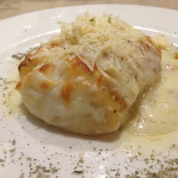 El Sitio de Vélez - Chicken with three types of cheese - Modern European Near Me - El Puerto, California El Sitio de Vélez - Chicken with three types of cheese - Modern European Near Me - El Puerto, California