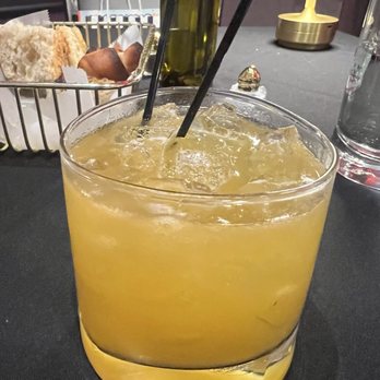 Mangia E Bevi - Peach cocktail with hot honey - Italian Near Me - Massapequa Park, New York