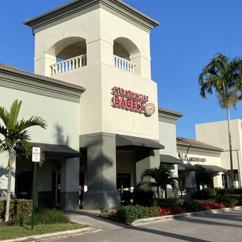 Strathmore Bagels - the front of the building - Delis Near Me - Lake Worth, Florida