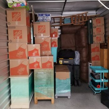 World Class Movers - Packing the storage unit making it easily accessible for the client - Movers Near Me World Class Movers - Packing the storage unit making it easily accessible for the client - Movers Near Me