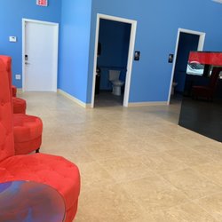 Cloudhouse Vapor - Seating and bathrooms