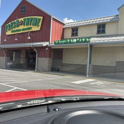 Fresh Thyme Market - Fresh thyme market lookin little country
