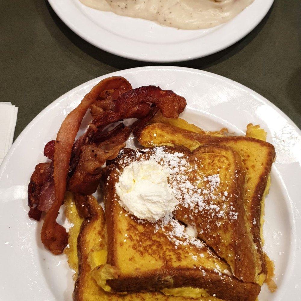 Annie's Cafe - Temecula - French Toast with Bacon & Biscuits and Gravy - Breakfast & Brunch Near Me - Temecula, California