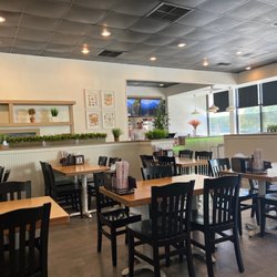 Pho Tastic Vietnamese Cuisine - Super clean and bright decor