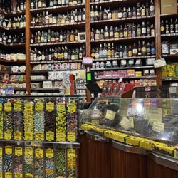Castroni Ottaviano - Candy, coffee and liquor