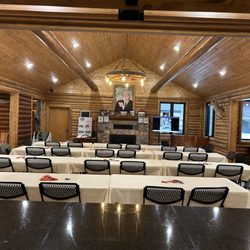 Pine Cone Lodge - Inspire your team at Pine Cone Lodge. Private lakeside retreats with lodging, meeting space, and room for up to 60