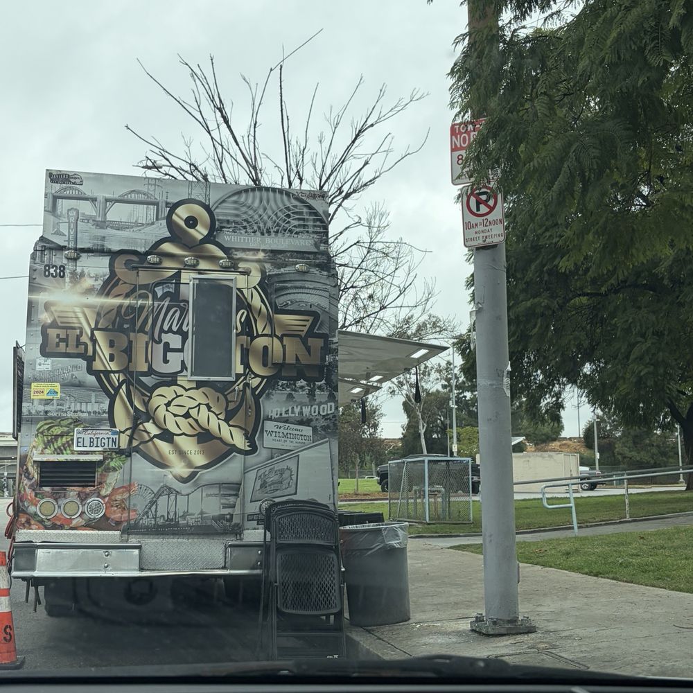 Mariscos El Bigotón - Food truck - Seafood Near Me - Pacoima, California