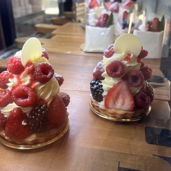 White Windmill Bakery and Cafe - Dessert - berry tart - Patisserie/Cake Shop Near Me - Duluth, Georgia White Windmill Bakery and Cafe - Dessert - berry tart - Patisserie/Cake Shop Near Me - Duluth, Georgia