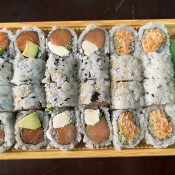 Mondo Sushi - Salmon avocado roll, Philadelphia roll, spicy crab roll - Japanese Near Me - New York, New York Mondo Sushi - Salmon avocado roll, Philadelphia roll, spicy crab roll - Japanese Near Me - New York, New York