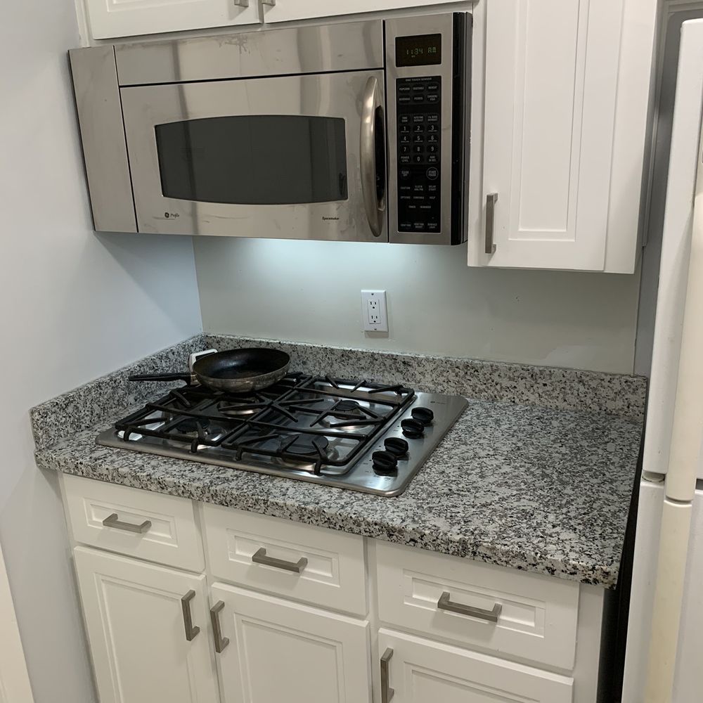 Custom Cabinets by Gomez - New cabinets and granite countertops. - Cabinetry Near Me - Houston, Texas