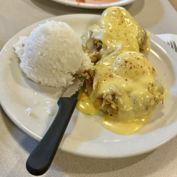 Cinnamon's Restaurant - Crabcake eggs Benedict - Pancakes Near Me - Kailua, Hawaii Cinnamon's Restaurant - Crabcake eggs Benedict - Pancakes Near Me - Kailua, Hawaii