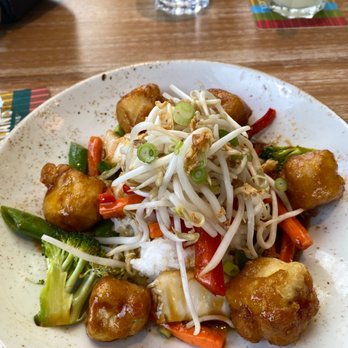 Browns Crafthouse UBC - Tofu bowl - Bars Near Me - Vancouver, British Columbia