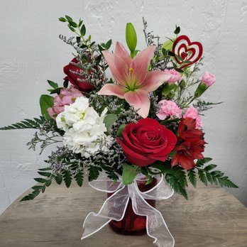 Primrose & Floral - Florists Near Me - Edgerton, Wisconsin Primrose & Floral - Florists Near Me - Edgerton, Wisconsin