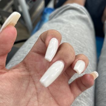 Ombre Nails - Middle nail is not even - Nail Salons Near Me - Los Angeles, California Ombre Nails - Middle nail is not even - Nail Salons Near Me - Los Angeles, California