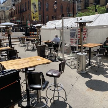 Bub City - Lots of outdoor seating - Barbeque Near Me - Chicago, Illinois