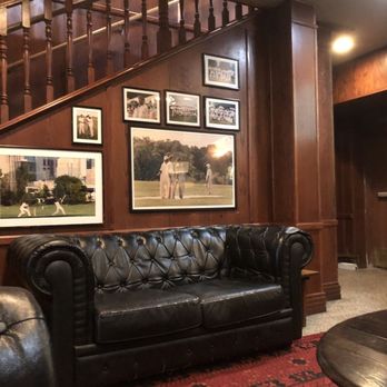 Brit's Pub - Nice decor - Pubs Near Me - Minneapolis, Minnesota