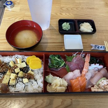 Sushi Katsu-ya - Chirashi bowl- instead of fish on top of rice, rice is on left and sashimi on right. - Japanese Near Me - Nothridge, California Sushi Katsu-ya - Chirashi bowl- instead of fish on top of rice, rice is on left and sashimi on right. - Japanese Near Me - Nothridge, California