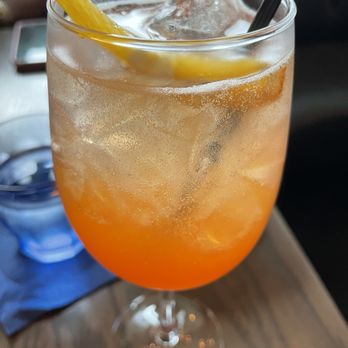Keepers Coastal Kitchen - The elderflower spritz cocktail - Seafood Near Me - Austin, Texas
