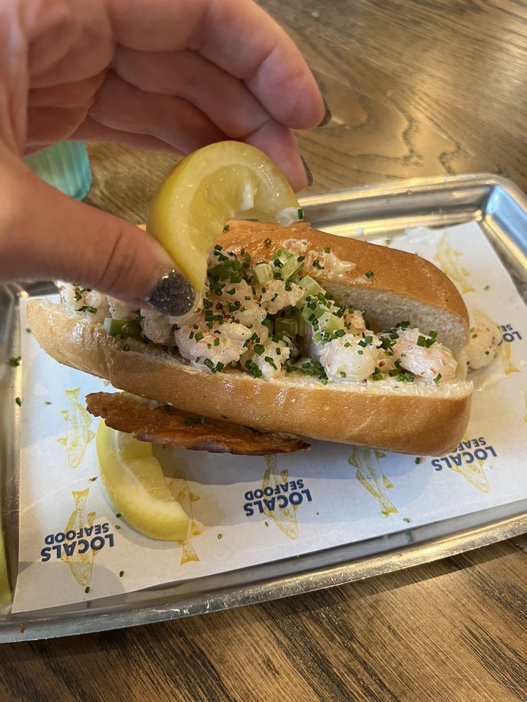 LOCALS SEAFOOD RESTAURANT & MARKET Updated August 2024 34 Photos