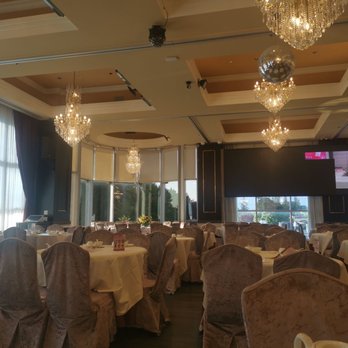 Royal Garden Seafood Restaurant - Interior - Dim Sum Near Me - Richmond, British Columbia