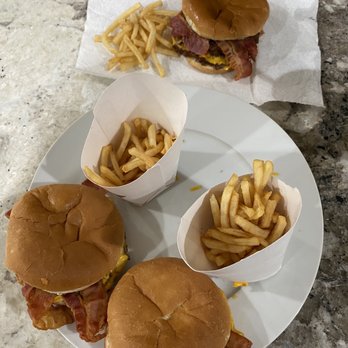Steak ’n Shake -  a plate of hamburgers and fries - Burgers Near Me - Sheridan, Colorado