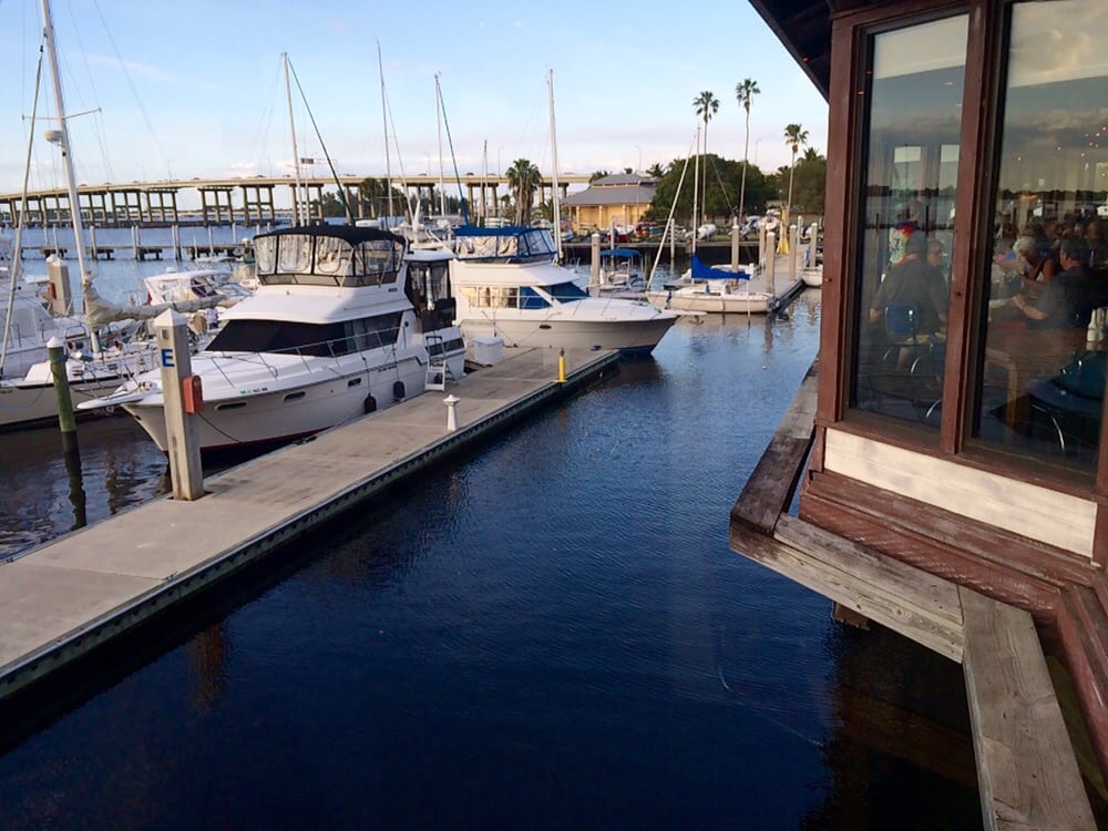 Centennial Harbour Marina Logo