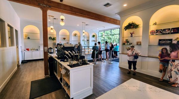 Left Bank Pastry by null