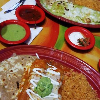 Salsa & Beer - Spicy green burrito entree and Two chicken enchiladas entree - Mexican Near Me - Van Nuys, California Salsa & Beer - Spicy green burrito entree and Two chicken enchiladas entree - Mexican Near Me - Van Nuys, California