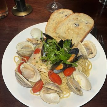 Bayberry - Seafood pasta special - Cocktail Bars Near Me - Islip, New York Bayberry - Seafood pasta special - Cocktail Bars Near Me - Islip, New York
