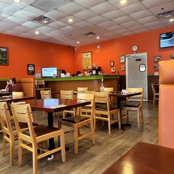 Thai Orange Cuisine - Front desk and seating area - Thai Near Me - Lake Worth, Texas Thai Orange Cuisine - Front desk and seating area - Thai Near Me - Lake Worth, Texas