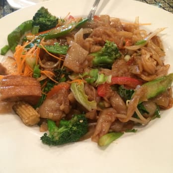 Thai Thani - Got the Phad Kee Mao with tofu.The number 6 had a good spicy to the fact were it wasn't overbearing. - Thai Near Me - Orlando, Florida