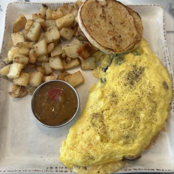 The Egg Of Estes - Spinach bacon mushroom omelette - Cafes Near Me - Estes Park, Colorado The Egg Of Estes - Spinach bacon mushroom omelette - Cafes Near Me - Estes Park, Colorado