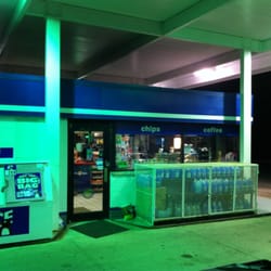 Winfield Marathon - The shop.