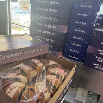 Panaderia Tortilleria Maya - ROSCA DE REYES - Bakeries Near Me - San Antonio, Texas Panaderia Tortilleria Maya - ROSCA DE REYES - Bakeries Near Me - San Antonio, Texas