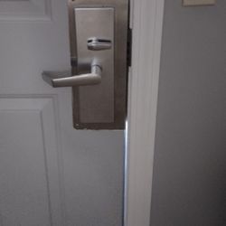 The Seabrook Inns - Gapped entrance and the door barely locks