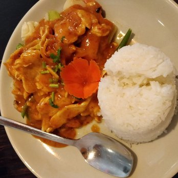 Bangkok Square - Amazing sauce curry (peanut) - Thai Near Me - Gainesville, Florida Bangkok Square - Amazing sauce curry (peanut) - Thai Near Me - Gainesville, Florida