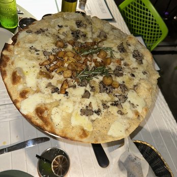 Petralunga - Pizza Near Me - Miami, Florida