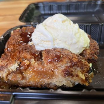 RedPoint BBQ - Peach bourbon cobbler - Cocktail Bars Near Me - Campton, Kentucky RedPoint BBQ - Peach bourbon cobbler - Cocktail Bars Near Me - Campton, Kentucky