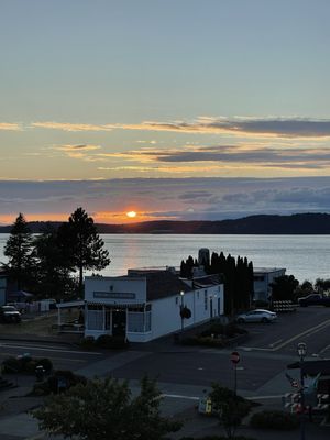 Topside Bar & Grill by null