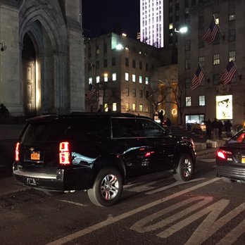 Elite Suv Service - Christmas in New York - Limos Near Me Elite Suv Service - Christmas in New York - Limos Near Me