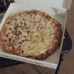 Iggy's Pizza - Large ham and half beef/pineapple