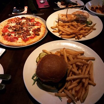 Yard House - Turkey Burger, Carnivore Pizza, Turkey Sandwich - New American Near Me - San Antonio, Texas Yard House - Turkey Burger, Carnivore Pizza, Turkey Sandwich - New American Near Me - San Antonio, Texas