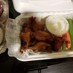 The Garden Grille & Bar - Chicken wings