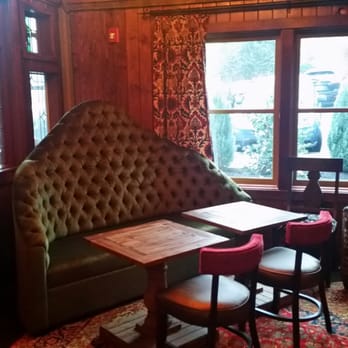 McMenamins Anderson School - Unique furnishings - Hotels Near Me - Bothell, Washington