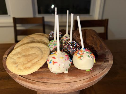 defloured: A Gluten Free Bakery by null