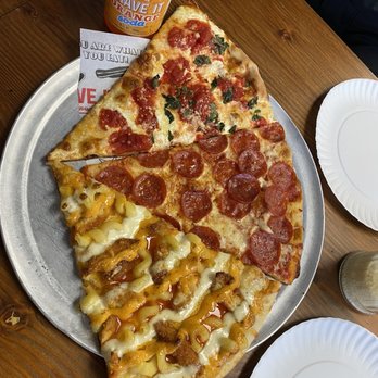 Krave It Pizza & Sandwich Joint - Margherita, Beef Pepperoni, Chicken Mac Sweet Ranch slices - Pizza Near Me - Huntington, New York